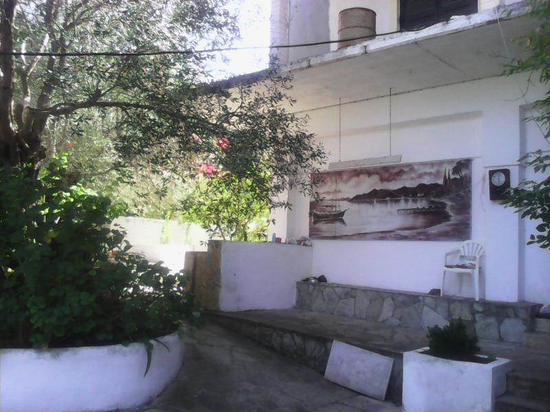 Dina'S Rooms Mesongí Екстериор снимка