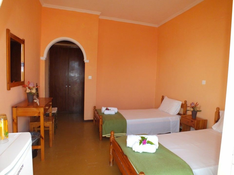 Dina'S Rooms Mesongí Екстериор снимка